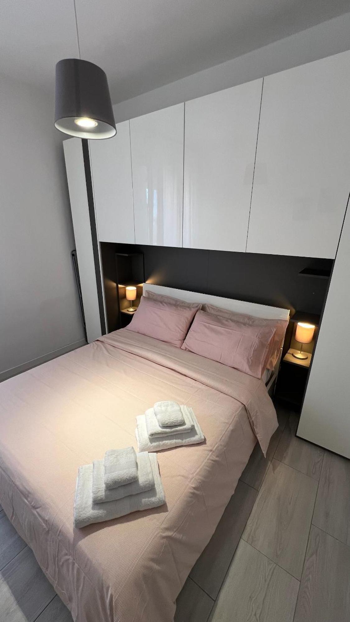 Rafael Milano - 10 Min From Linate Airport, Centrale Fs, Ospedale San Raffaele Apartment Exterior photo